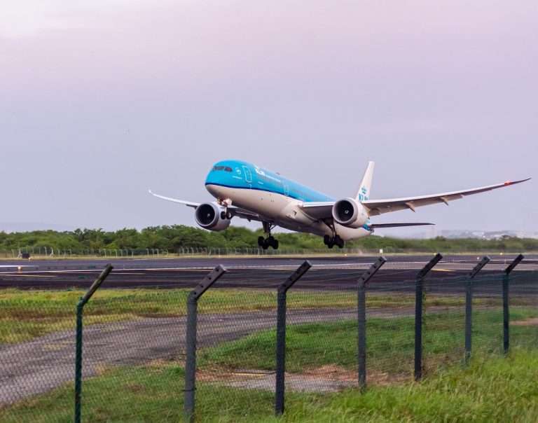 Aeroporto Catania – Nella top five europea dei migliori aeroporti airplane starting from airstrip